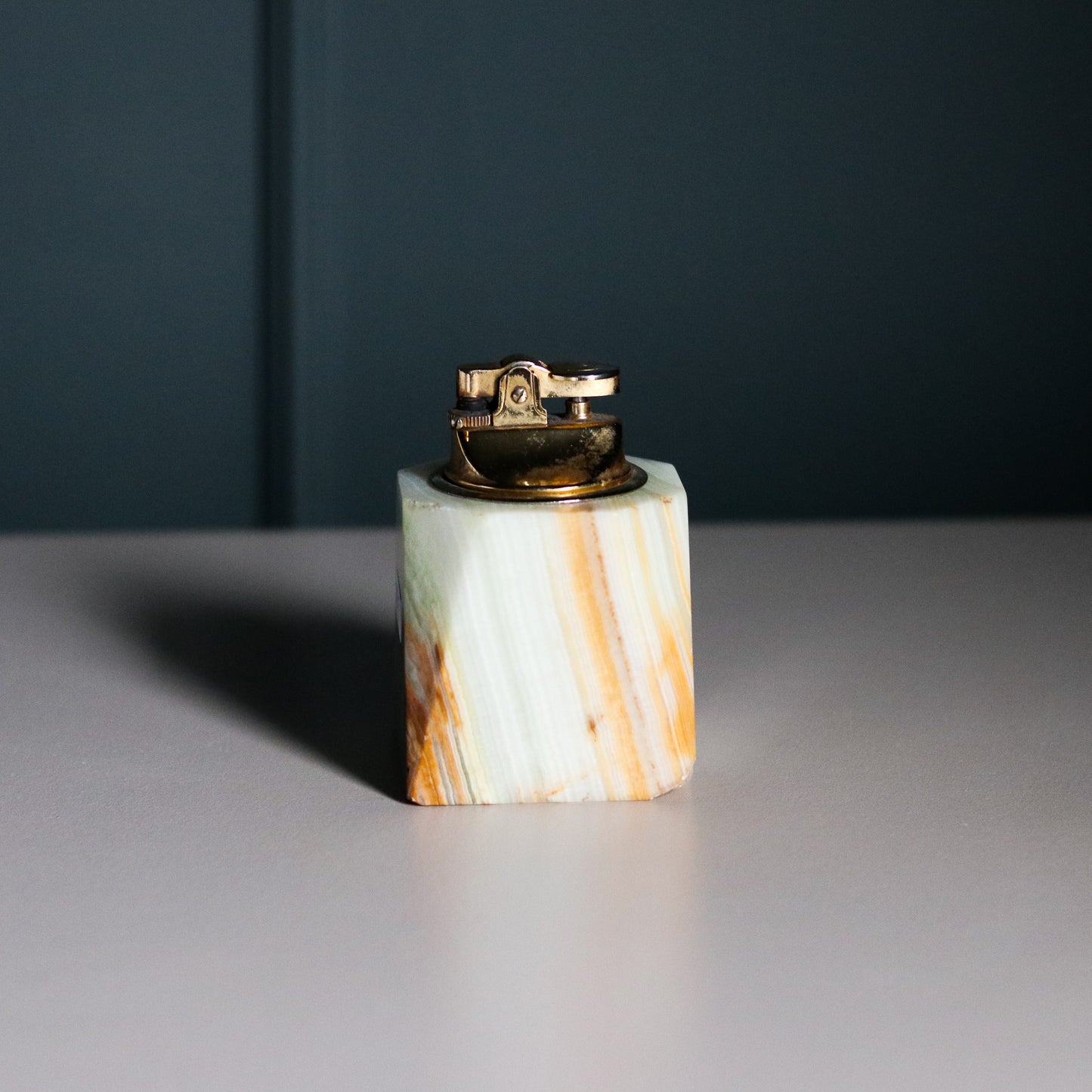 Onyx Table Lighter